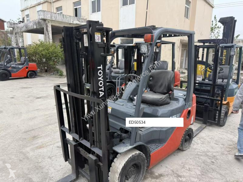 رافعة شوكية Toyota 8FD15