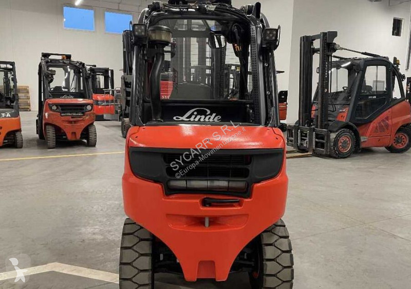رافعة شوكية Linde H30