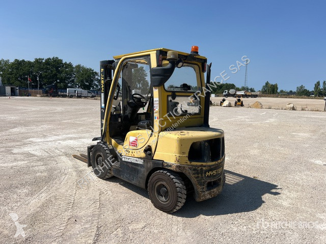 رافعة شوكية Hyster