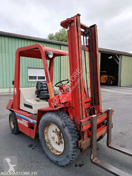 رافعة شوكية Manitou