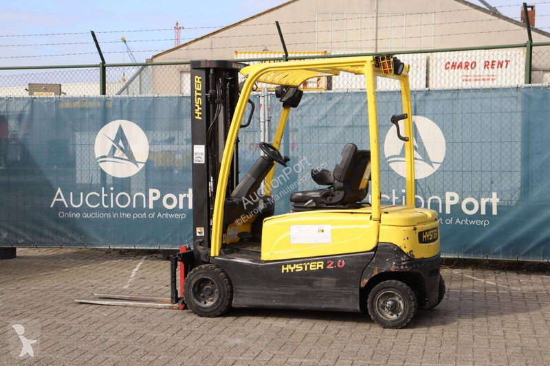 رافعة شوكية Hyster