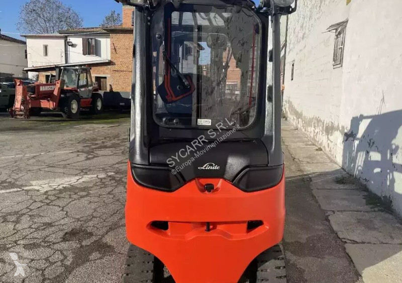 Vysokozdvižný vozík Linde E25