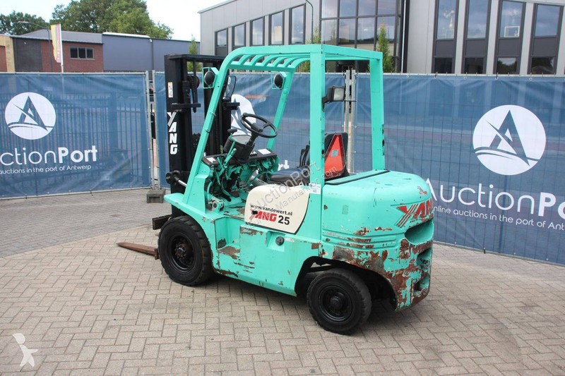 Chariot élévateur Yang FD-