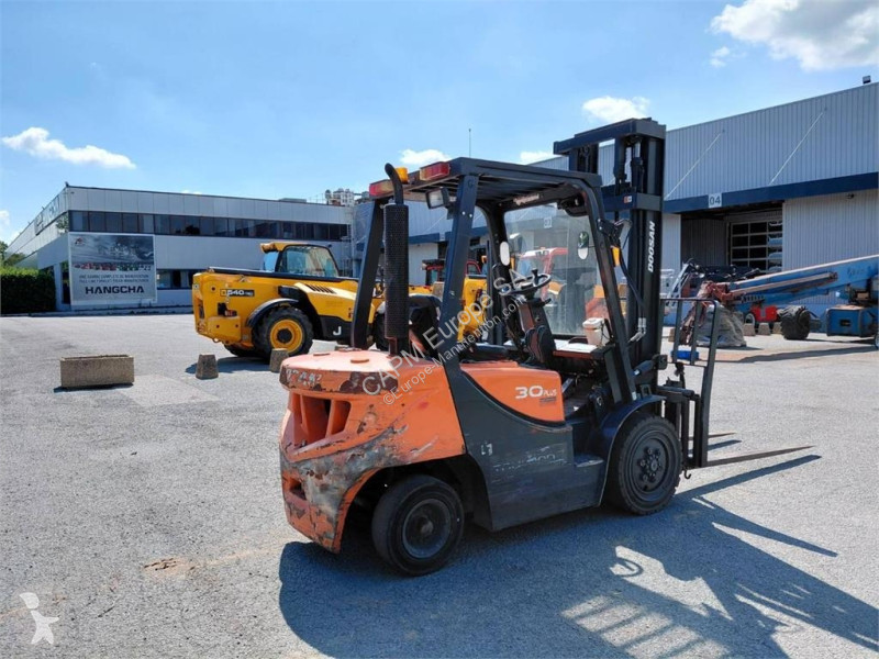 Chariot élévateur Doosan D30GP
