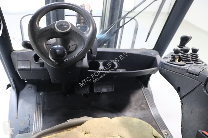 Навантажувач вилковий Linde H25D-02