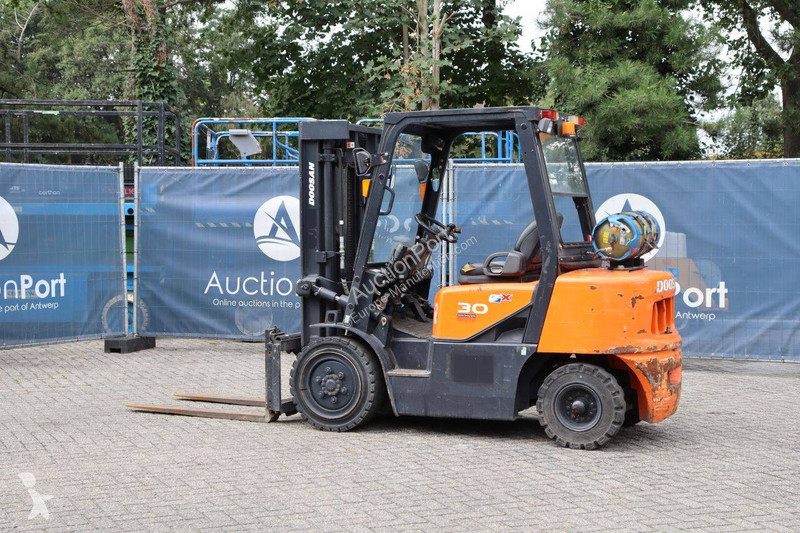 Doosan G30G Forklift