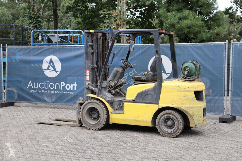 Hyundai 33L-7A Forklift