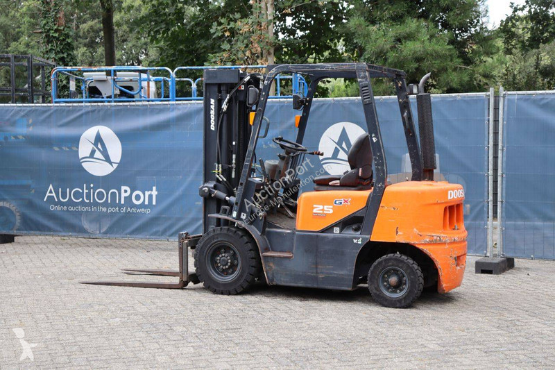 Doosan D25G Forklift