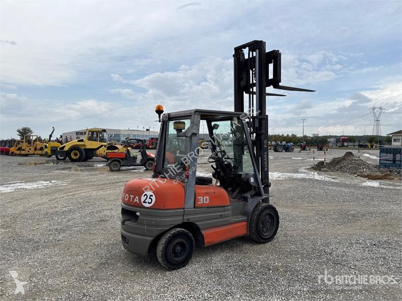 Emelőtargonca Toyota 02-6FDF30 2900 kg Forklift