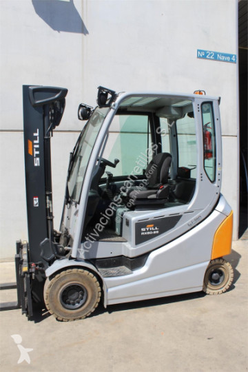 Still electric forklift