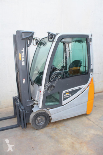 Still electric forklift