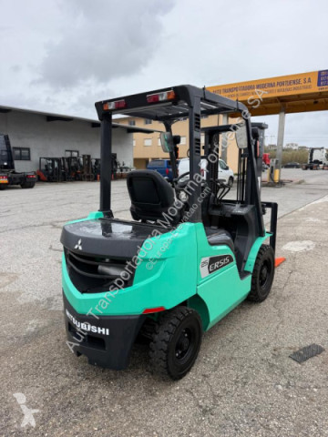 Új Mitsubishi dízelmeghajtású targonca