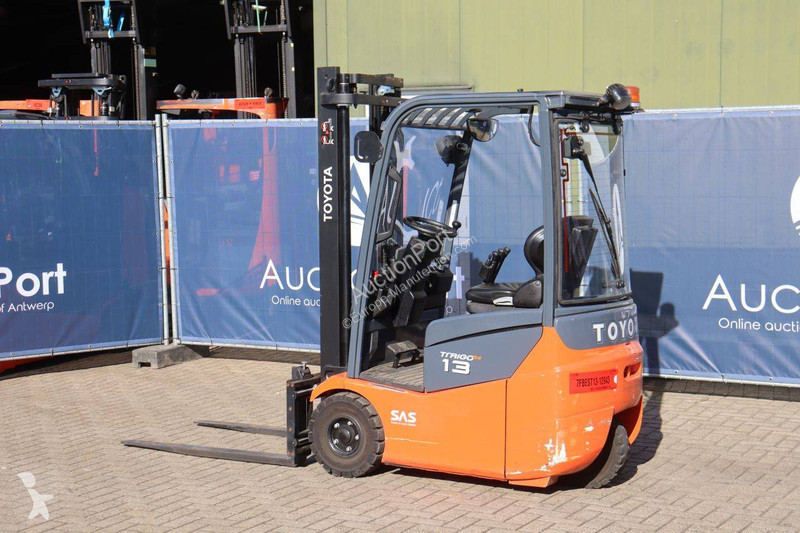 Carretilla elevadora Toyota 7FBEST13