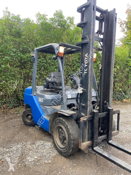 Chariot élévateur Toyota 06-8FD30F 30 HST