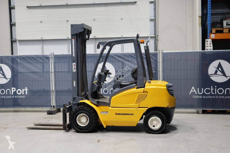 Chariot élévateur Jungheinrich DFG30BK400ZT