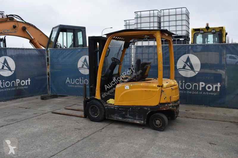 Teleskopický manipulátor Hyster -717