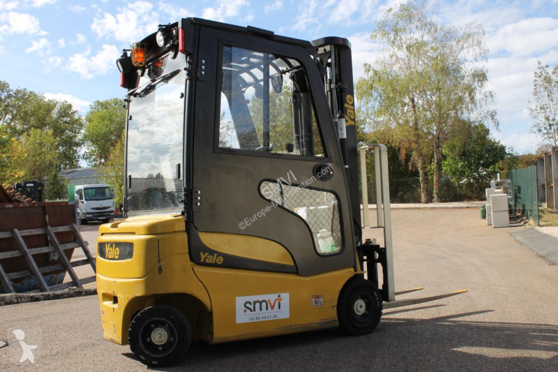 Chariot élévateur Yale  ERP16VF