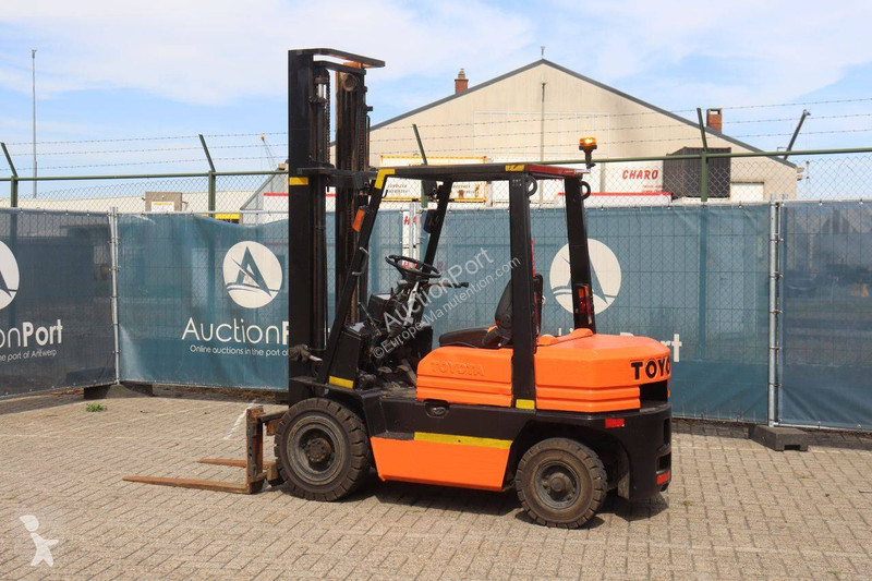 Chariot élévateur Toyota 02-5FDF25