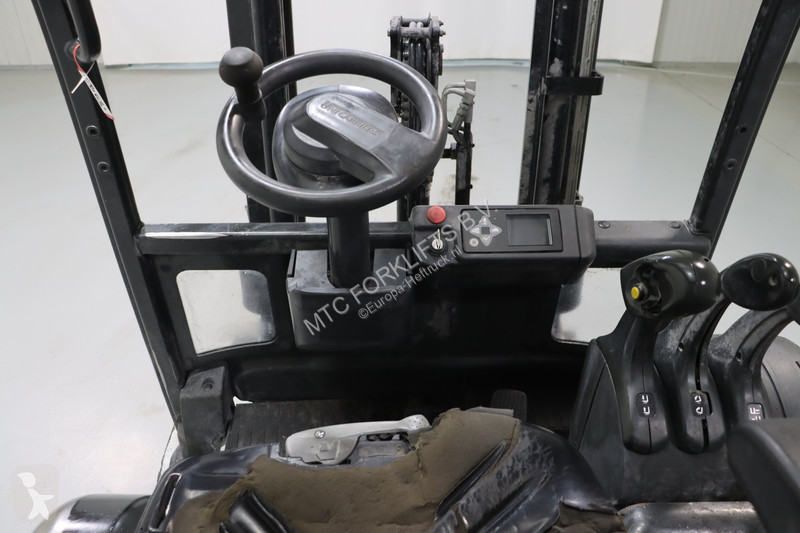 Chariot élévateur Nissan AG2N1L20Q