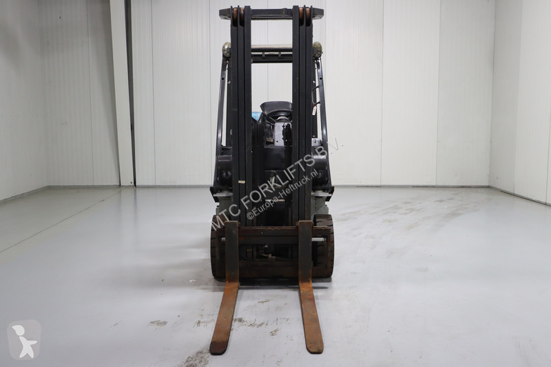 Chariot élévateur Nissan P1D1A18LQ