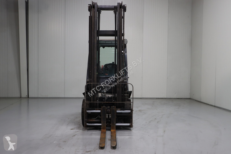 Chariot élévateur Nissan U1D2A25LQ