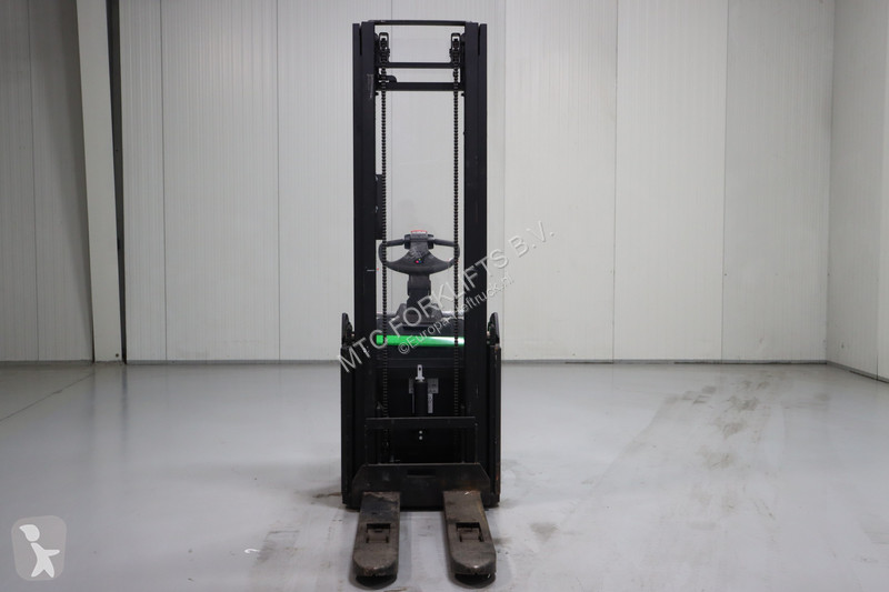 Chariot élévateur Cesab S312L