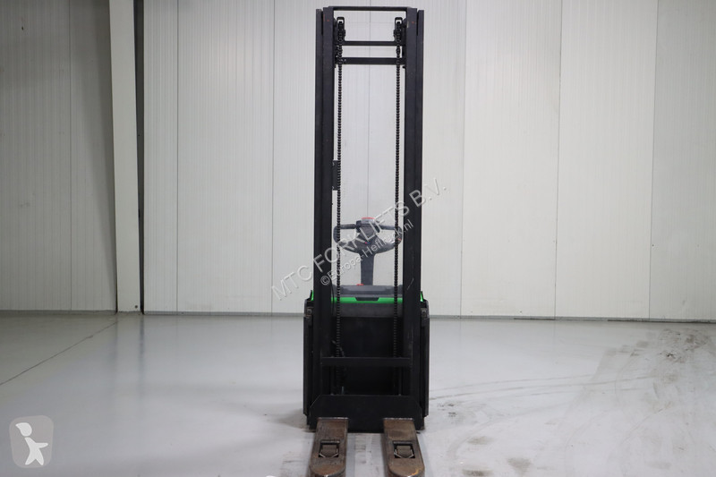 Chariot élévateur Cesab S212L