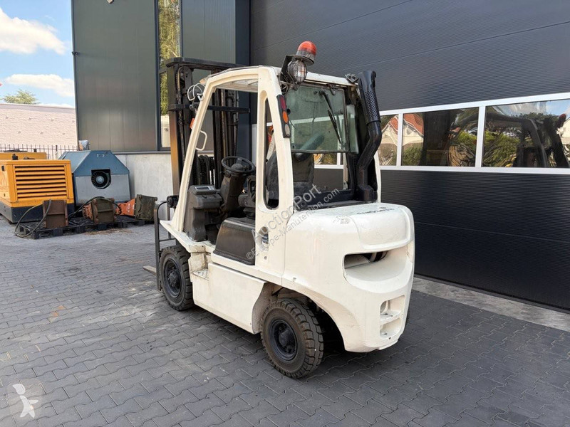 Chariot élévateur Unicarriers Y1D2A25Q