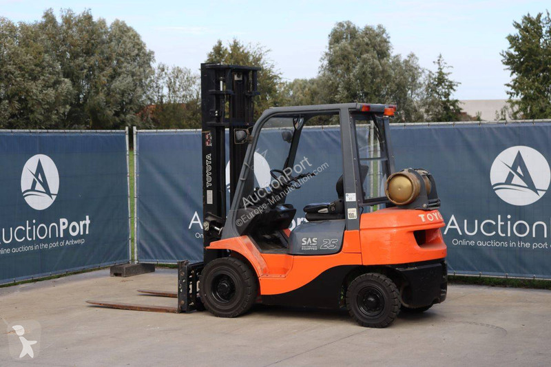 Кар Toyota 42-7FGF25