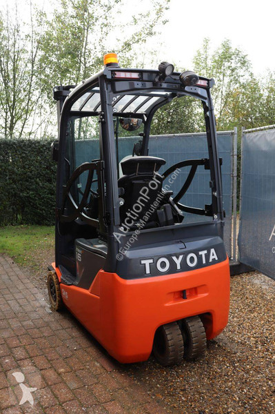 Empilhador elevador Toyota 8FBE16T