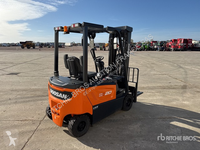 Empilhador elevador Doosan  B20X-7 Plus