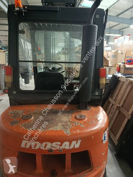 Empilhador elevador Doosan