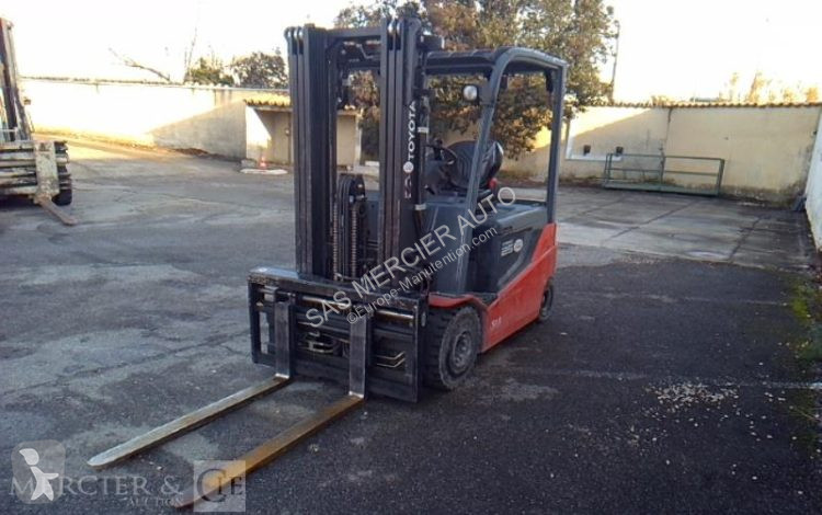 Empilhador elevador Toyota