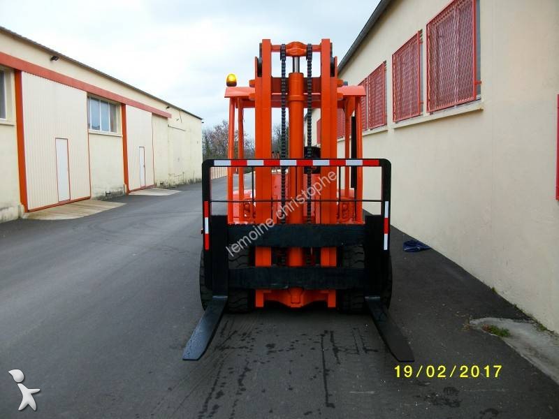 Teleskopický manipulátor Mitsubishi fd 60