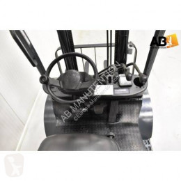 /25/3/7883067-chariot_elevateur-toyota_th.jpg