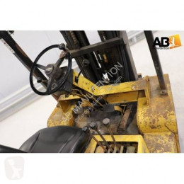 /25/3/7928743-chariot_elevateur-caterpillar_th.jpg