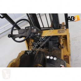 /25/3/7941440-chariot_elevateur-caterpillar_th.jpg