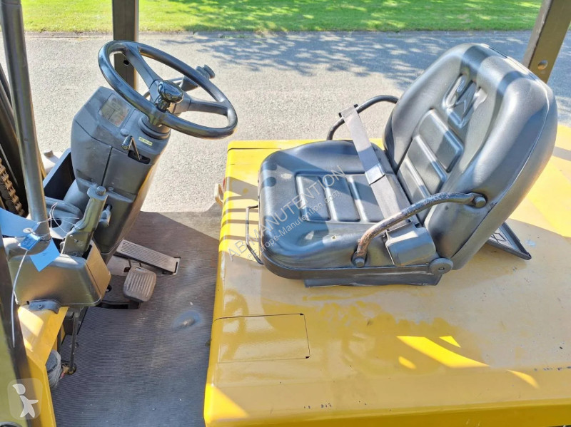 Teleskopický manipulátor Caterpillar EC-55-N