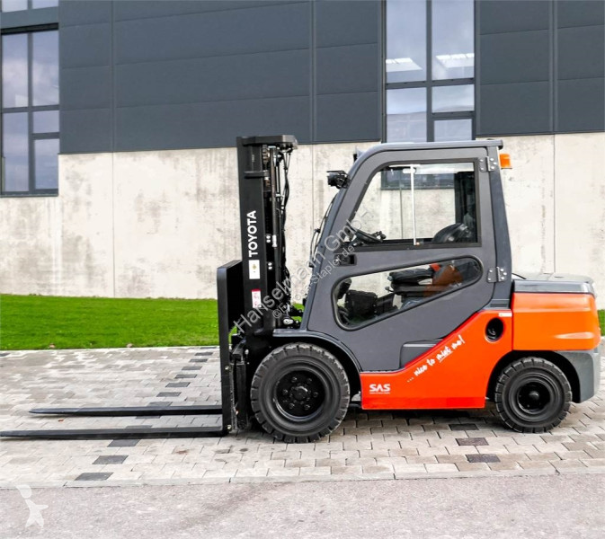 رافعة شوكية Toyota 52-8FDJF35