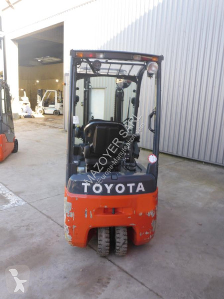 Teleskopický manipulátor Toyota  8FBEK16T