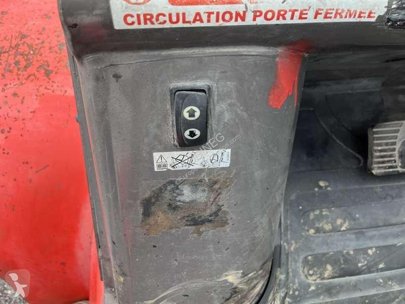 رافعة شوكية Manitou (6T / 4m)