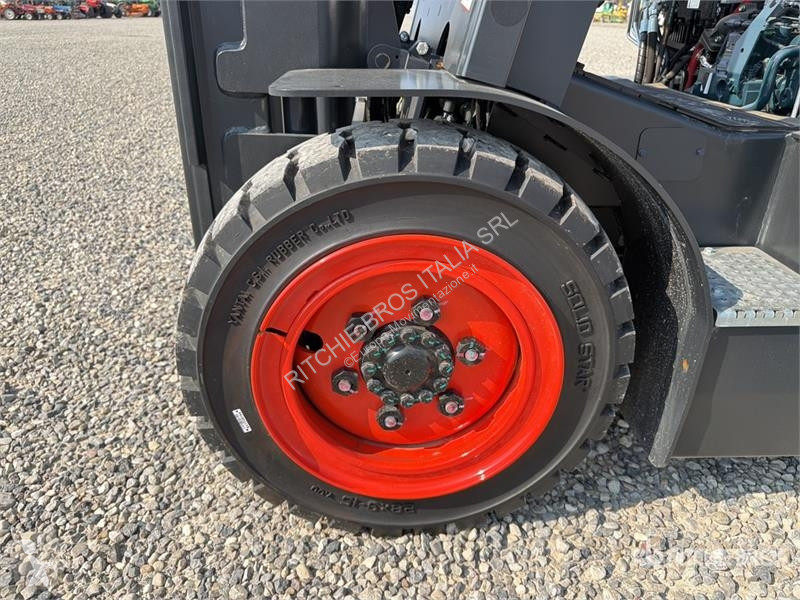 Навантажувач вилковий Bobcat D30NXP 3000 kg...