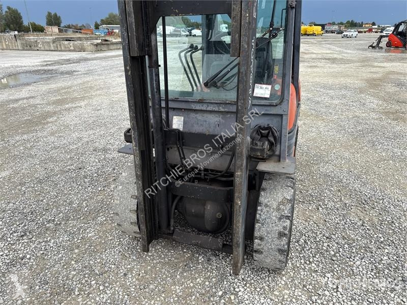 Emelőtargonca Toyota 02-6FDF30 2900 kg Forklift