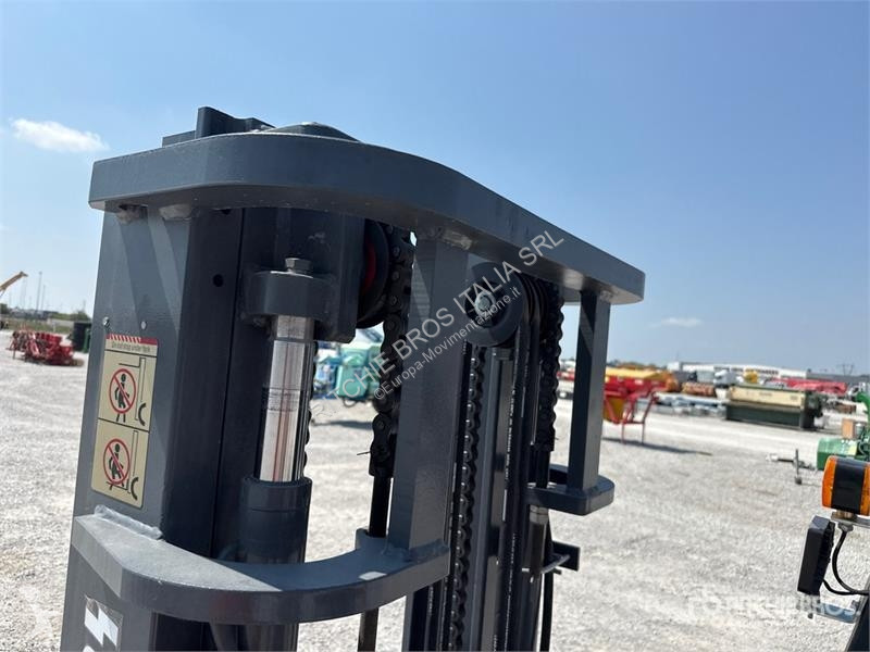 Chariot élévateur Plus Power VTDD 25