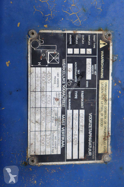 Teleskopický manipulátor Caterpillar DP25K