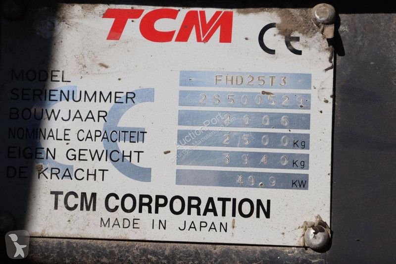 رافعة شوكية TCM FHD25T3