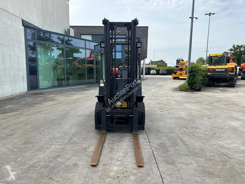 Кар Yale GLP20RF