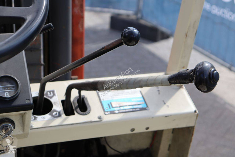 Teleskopický manipulátor Nissan KCUGH02F350