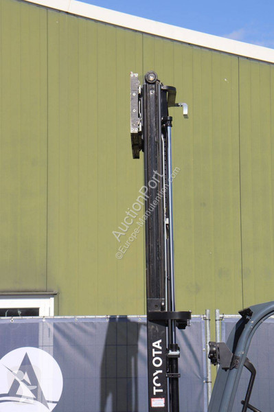 Carretilla elevadora Toyota 8FBEK16T
