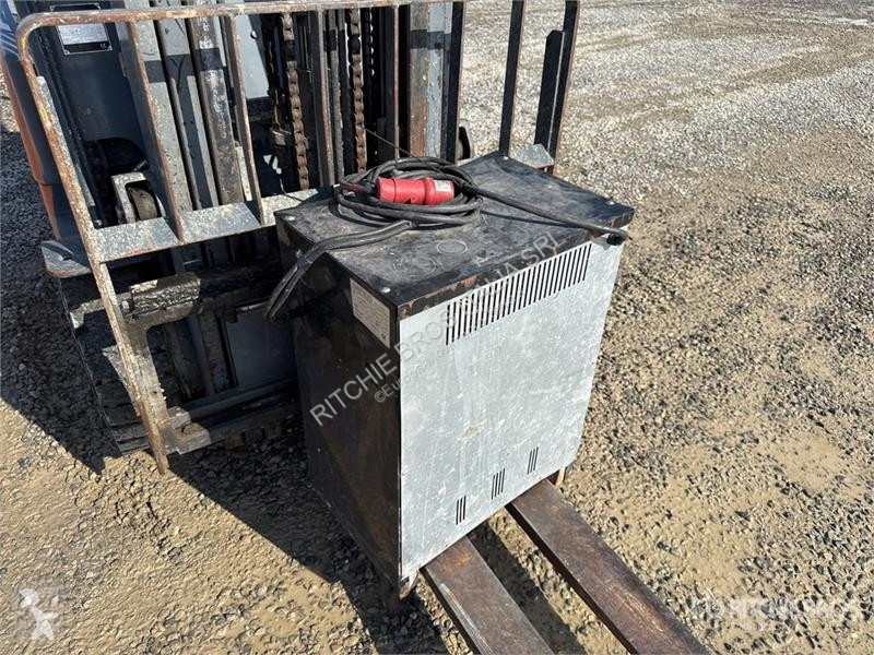 可升降式叉车  Eurocosmec CPD25F8 2500 kg Electric...